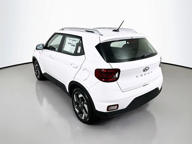 Used 2026 Hyundai Venue SEL FWD image 4