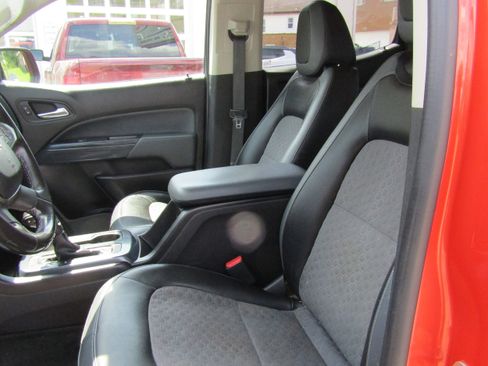 Used 2016 Chevrolet Colorado Z71 AWD/4WD image 9