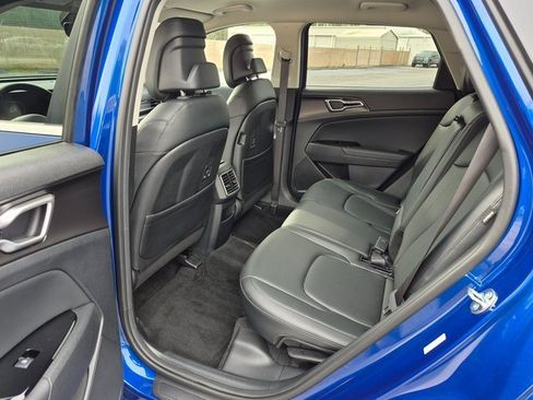 Used 2025 Kia Sportage EX image 12