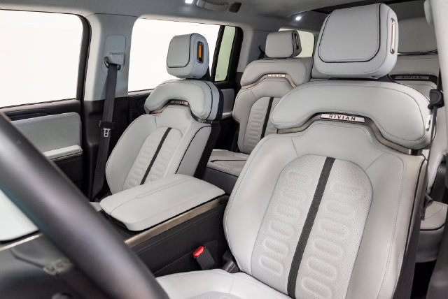 Used 2024 Rivian R1S Adventure Quad AWD/4WD image 9