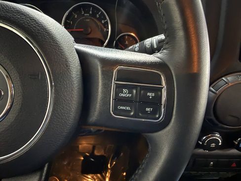 Used 2018 Jeep Wrangler Sport AWD/4WD image 18