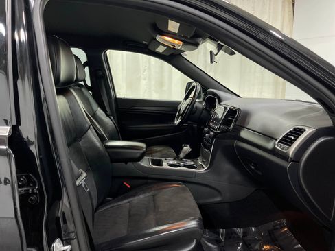 Used 2021 Jeep Grand Cherokee Laredo X AWD/4WD image 31