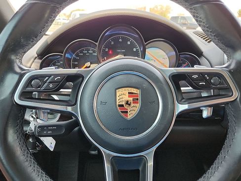 Used 2018 Porsche Cayenne Platinum Edition AWD/4WD image 11