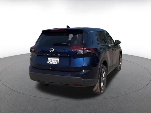 Used 2025 Nissan Rogue SV FWD image 15