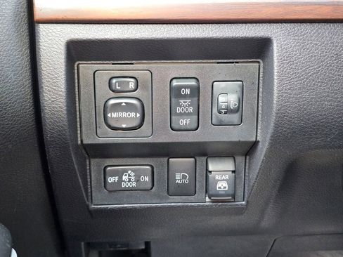 Used 2021 Toyota Tundra Limited w/ Limited Premium Package image 37