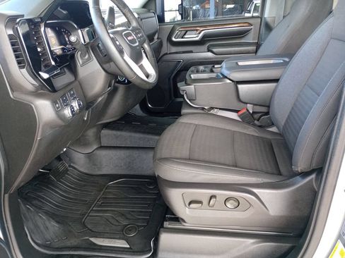 Used 2024 GMC Sierra 2500 SLE w/ SLE Convenience Package AWD/4WD image 9