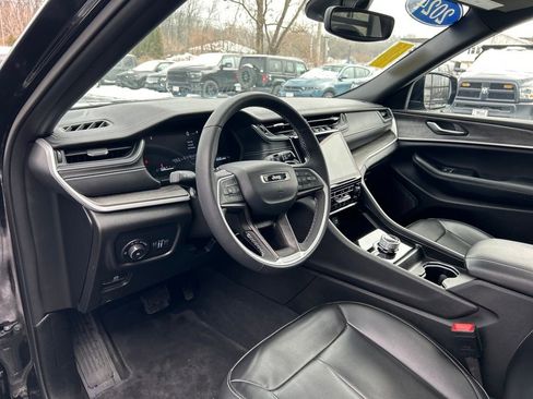 Used 2024 Jeep Grand Cherokee L Limited image 38