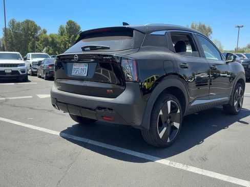 Used 2025 Nissan Kicks SR FWD image 6