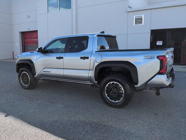 Certified 2025 Toyota Tacoma TRD Off-Road AWD/4WD image 6