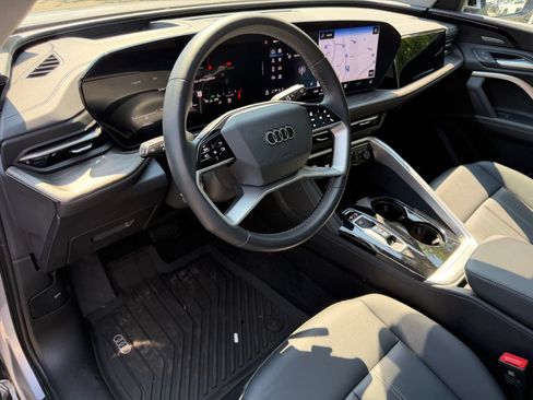 Used 2025 Audi Q5 Premium w/ Premium Plus AWD/4WD image 17