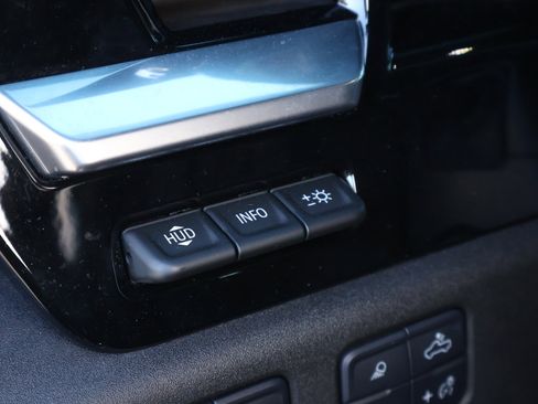 Used 2024 Chevrolet Silverado 1500 High Country image 17