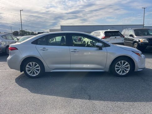 Used 2024 Toyota Corolla LE w/ LE Convenience Package FWD image 6