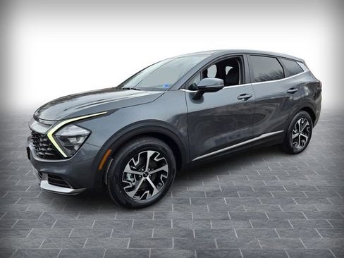 Used 2023 Kia Sportage EX image 3