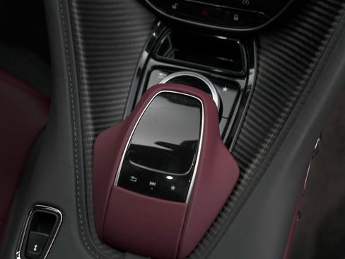 Used 2023 Aston Martin DBS Coupe image 29