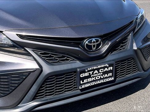 Used 2022 Toyota Camry SE w/ Cold Weather Package FWD image 28