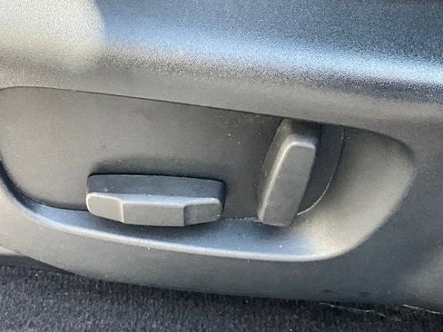 Used 2018 Land Rover Range Rover Velar R-Dynamic SE AWD/4WD image 26