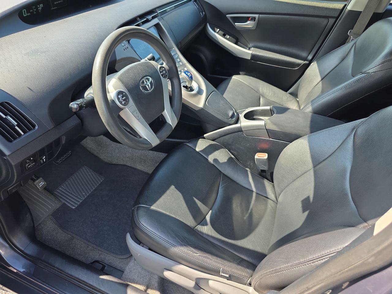 Used 2014 Toyota Prius Two FWD image 4