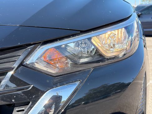 Used 2024 Nissan Sentra S image 9