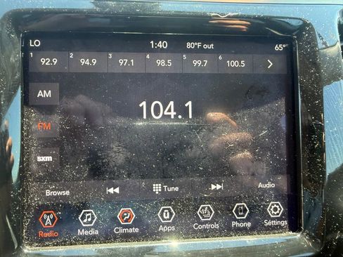 Used 2019 Jeep Cherokee Limited AWD/4WD image 10