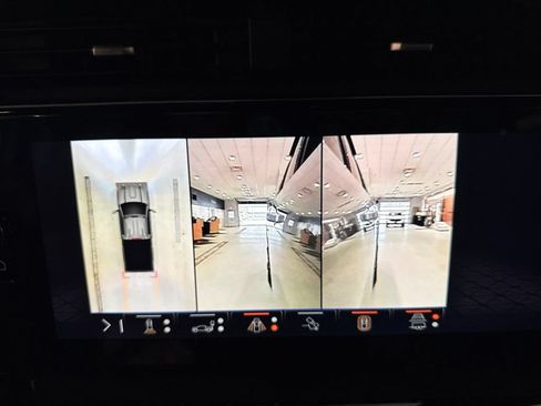 Used 2024 GMC Sierra 3500 AT4 w/ Technology Package AWD/4WD image 42