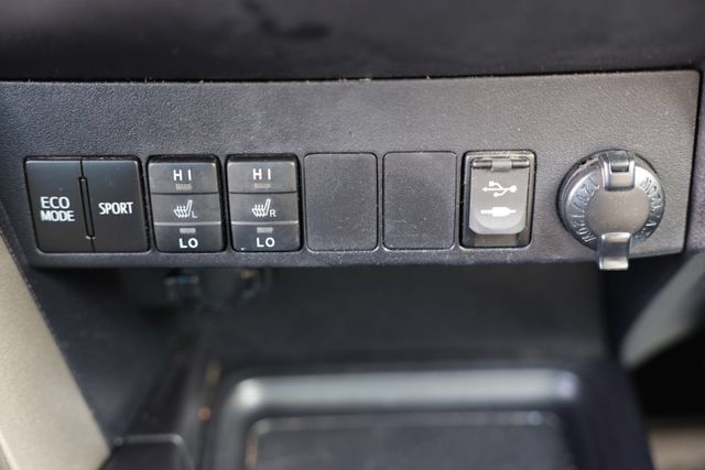 Used 2014 Toyota RAV4 Limited AWD/4WD image 31