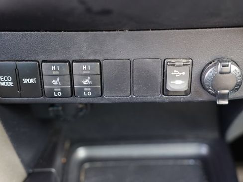 Used 2014 Toyota RAV4 Limited AWD/4WD image 31