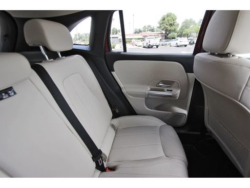 Used 2022 Mercedes-Benz GLA 250 image 13