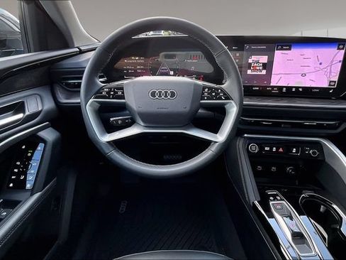 Used 2025 Audi Q5 Premium w/ Convenience Package AWD/4WD image 8