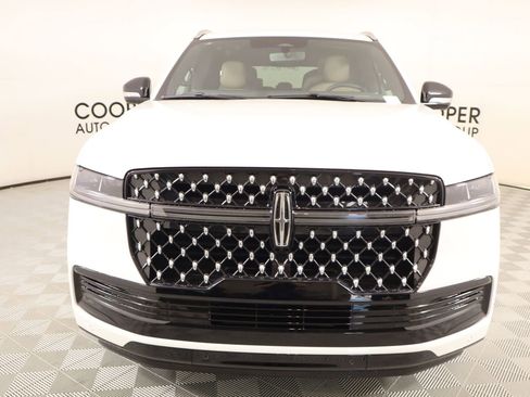 New 2026 Lincoln Navigator L Black Label AWD/4WD image 9