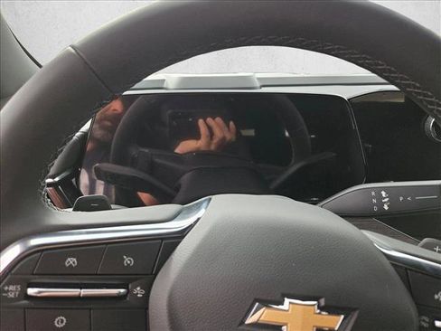 New 2026 Chevrolet Suburban LS image 15