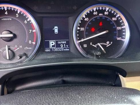 Used 2016 Toyota Highlander Plus FWD image 14