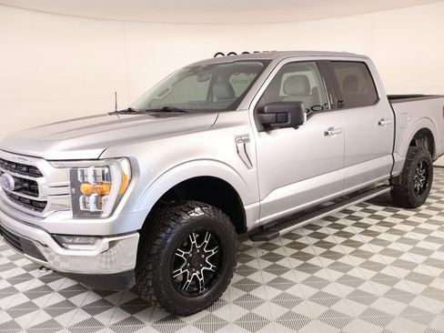 Used 2021 Ford F150 XLT w/ Equipment Group 302A High AWD/4WD image 11