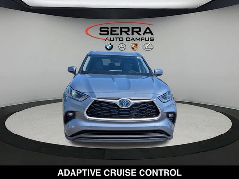 Used 2021 Toyota Highlander XLE AWD/4WD image 8