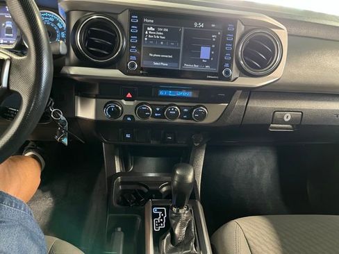 Used 2022 Toyota Tacoma SR5 w/ Black Out Package (TMS) AWD/4WD image 25