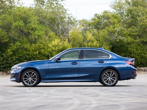 Used 2021 BMW 330i xDrive Sedan w/ Convenience Package image 10