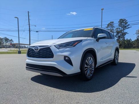 Used 2022 Toyota Highlander Platinum image 9