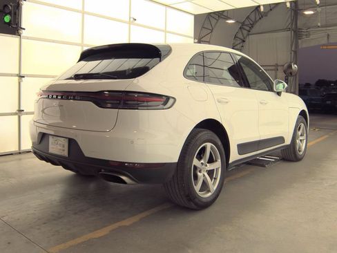 Used 2021 Porsche Macan image 2