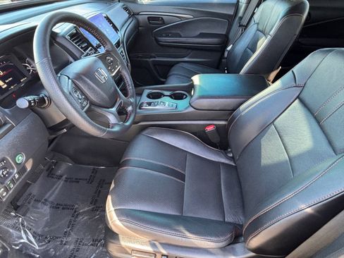 Certified 2024 Honda Passport TrailSport image 18