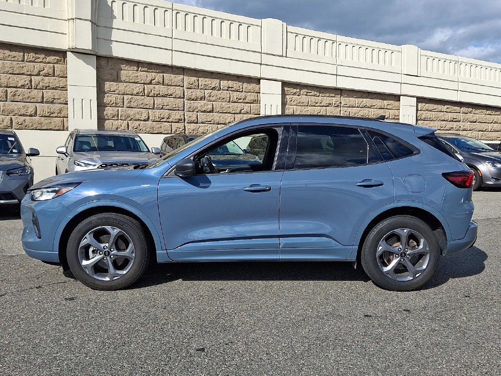 Used 2023 Ford Escape ST-Line w/ Tech Pack #1 AWD/4WD image 9
