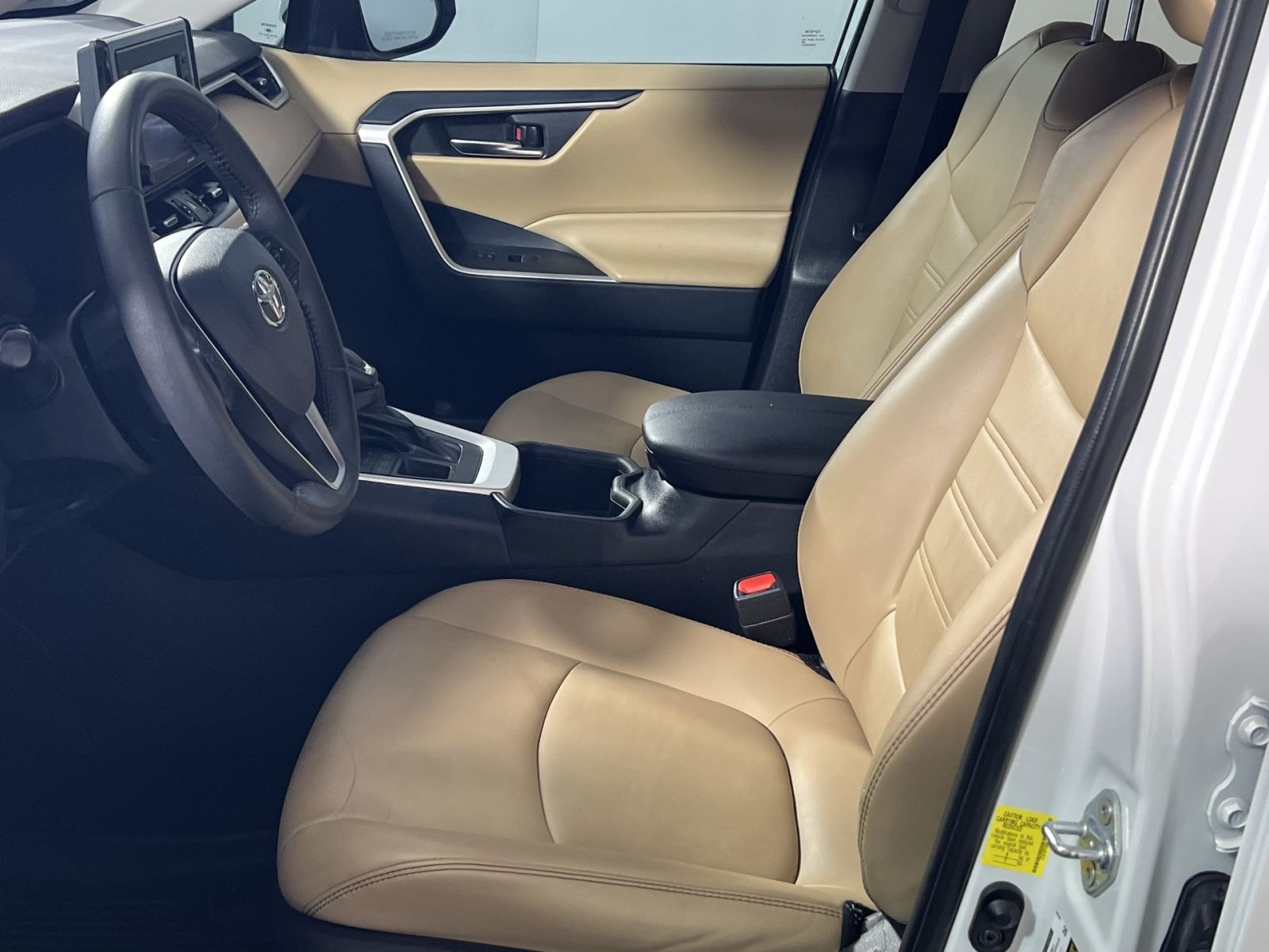 Used 2022 Toyota RAV4 XLE Premium AWD/4WD image 13