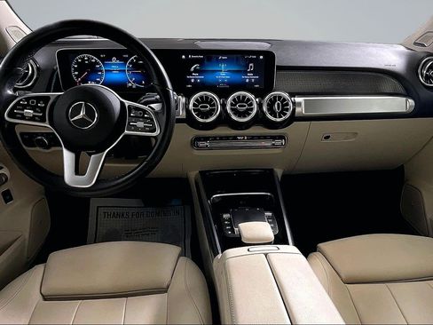 Used 2021 Mercedes-Benz GLB 250 4MATIC image 16