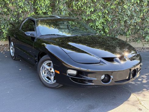 Used 1999 Pontiac Firebird Formula w/ Security Pkg image 2