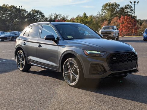 Used 2024 Audi Q5 e Premium Plus image 11