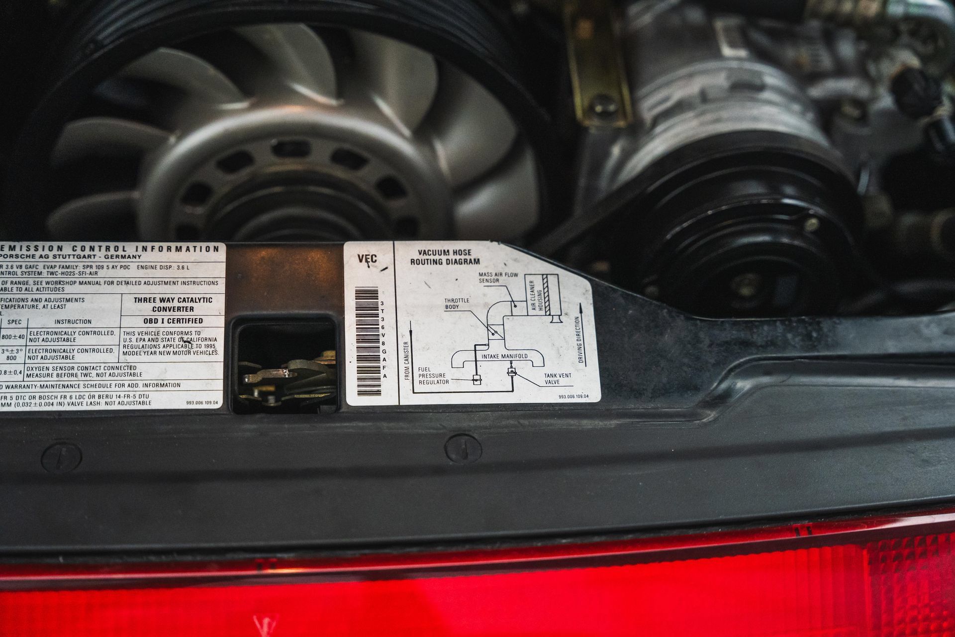Used 1995 Porsche 911 Carrera RWD image 94