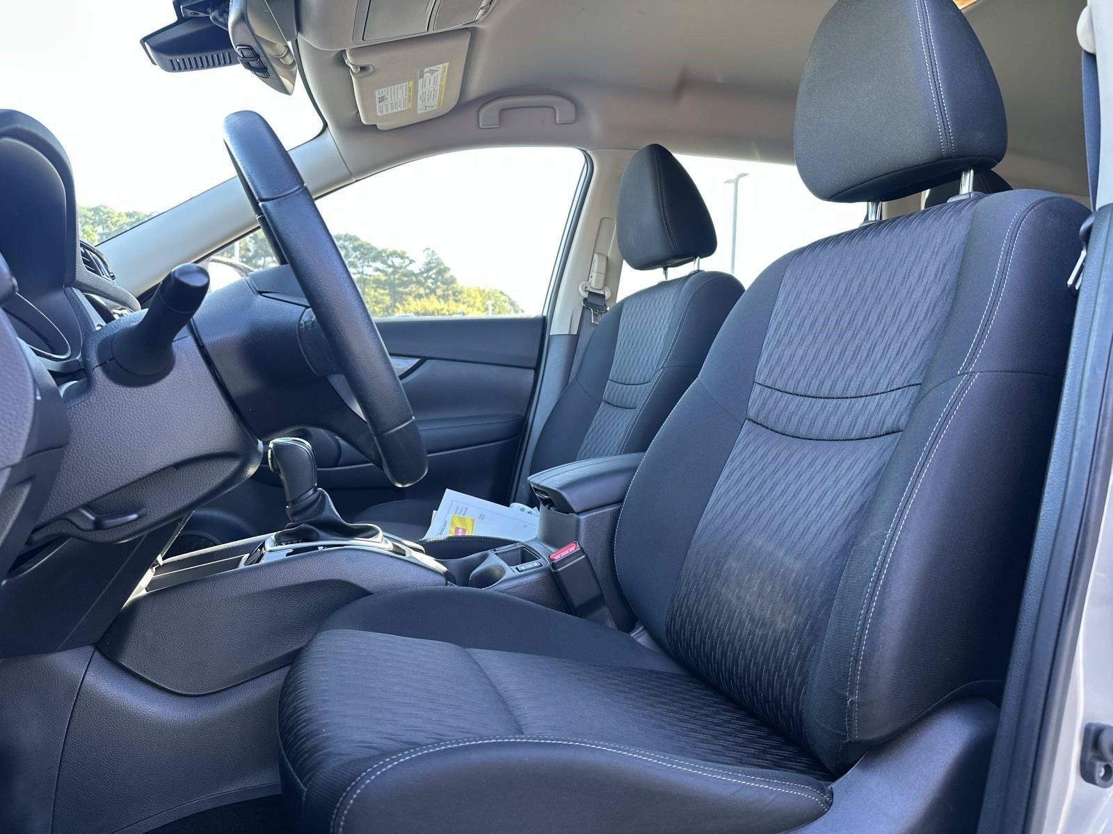 Used 2019 Nissan Rogue SV FWD image 19