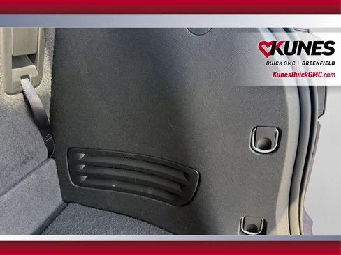 Used 2015 Chevrolet Traverse LT w/ Style and Technology Package FWD image 40