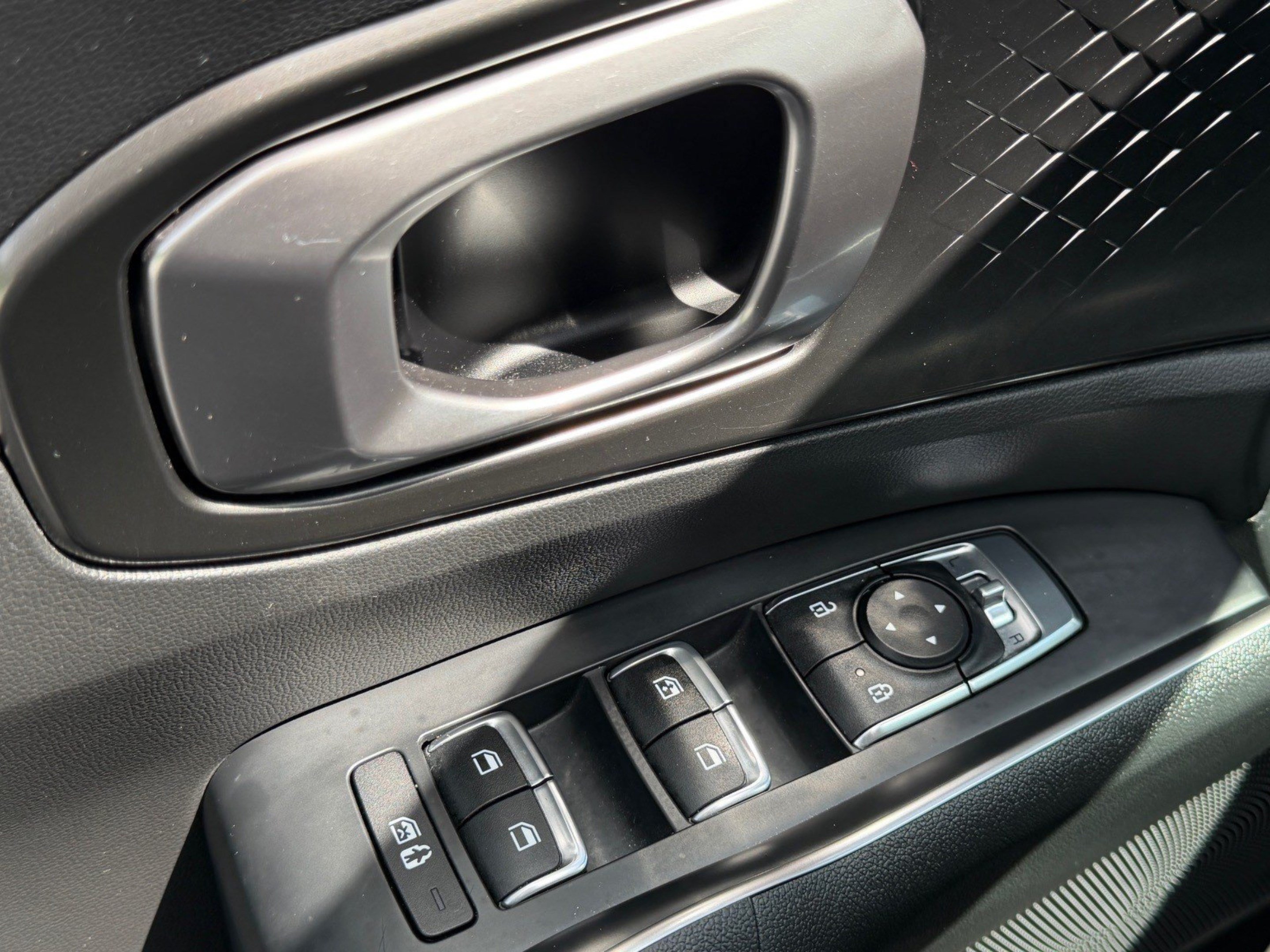 Used 2022 Kia Sorento S FWD image 10