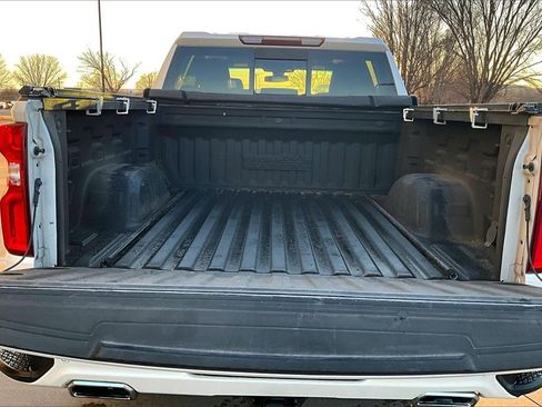 Used 2020 Chevrolet Silverado 1500 High Country w/ Safety Package II image 34