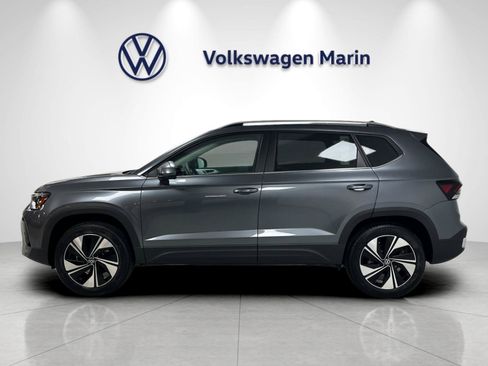 New 2026 Volkswagen Taos SE AWD/4WD image 2