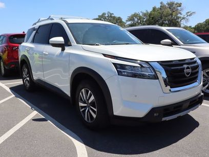 Used 2023 Nissan Pathfinder SL